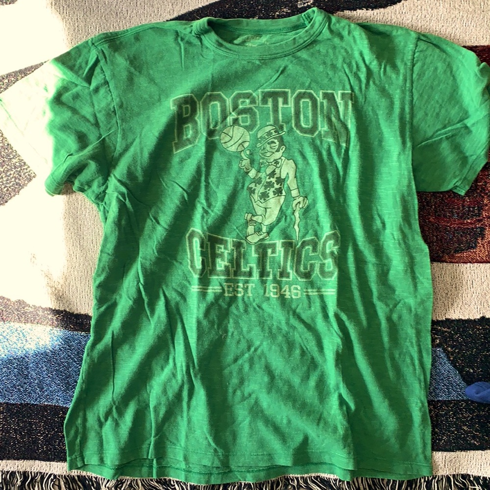 Vintage Looking Celtics Small-Size Shirt